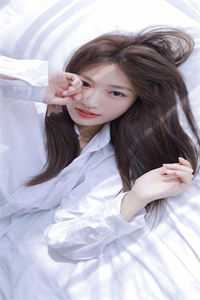 农妇带着八个孩子碰瓷，本太子却照单全收热门