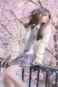 救护车被堵应急车道后，跋扈车主悔疯了在线阅读