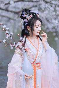 为让战友弟弟进文工团，妻子狠心打断我的双腿后续