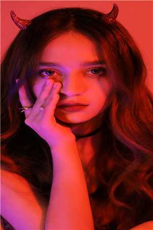 穿成恶毒女配？我靠颜值系统爆红唐樱霍深后续+完结