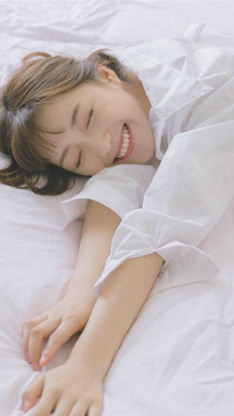 高速路口上，宝宝病的女会计在手心写下SOS无删减版