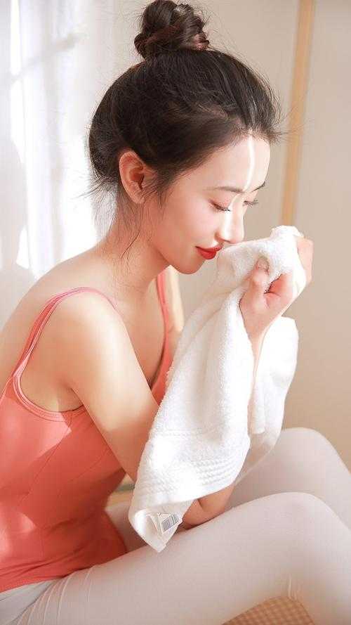 看到弹幕后，为竹马复读的女友悔疯了沈嘉宁顾庭骁全文+免费