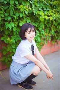 误扰疯批：恶毒女配只想自救全本