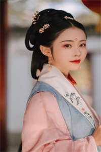 爸妈把我抵债后，我成了花臂大哥的法律顾问爆款宝藏