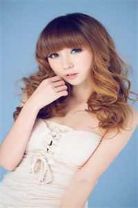 怀孕五个月，王爷夫君推我出去挡刀畅销巨著