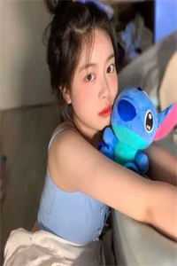 我直播进警局后，女友和室友慌了在线看