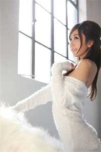 穿书成大妈，女主正想抢夺金手指爆火全网