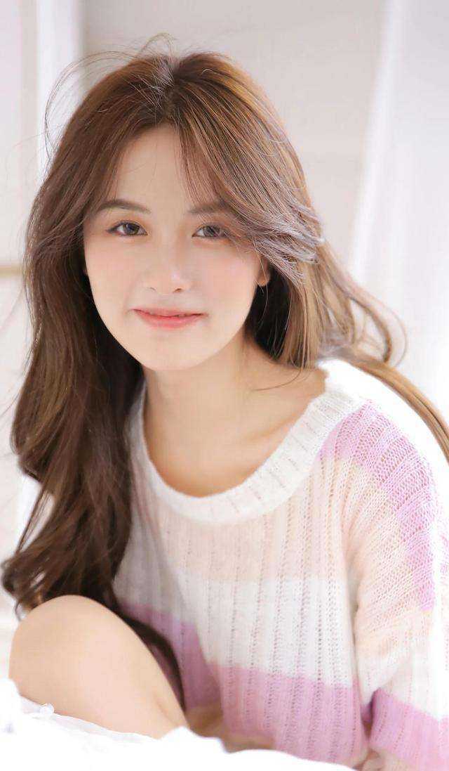 收费窗口前，未婚妻的男大实习生在掌心写下SOS全章节