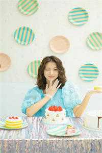 穿越香江有金手指，青春财富全都有精品推荐